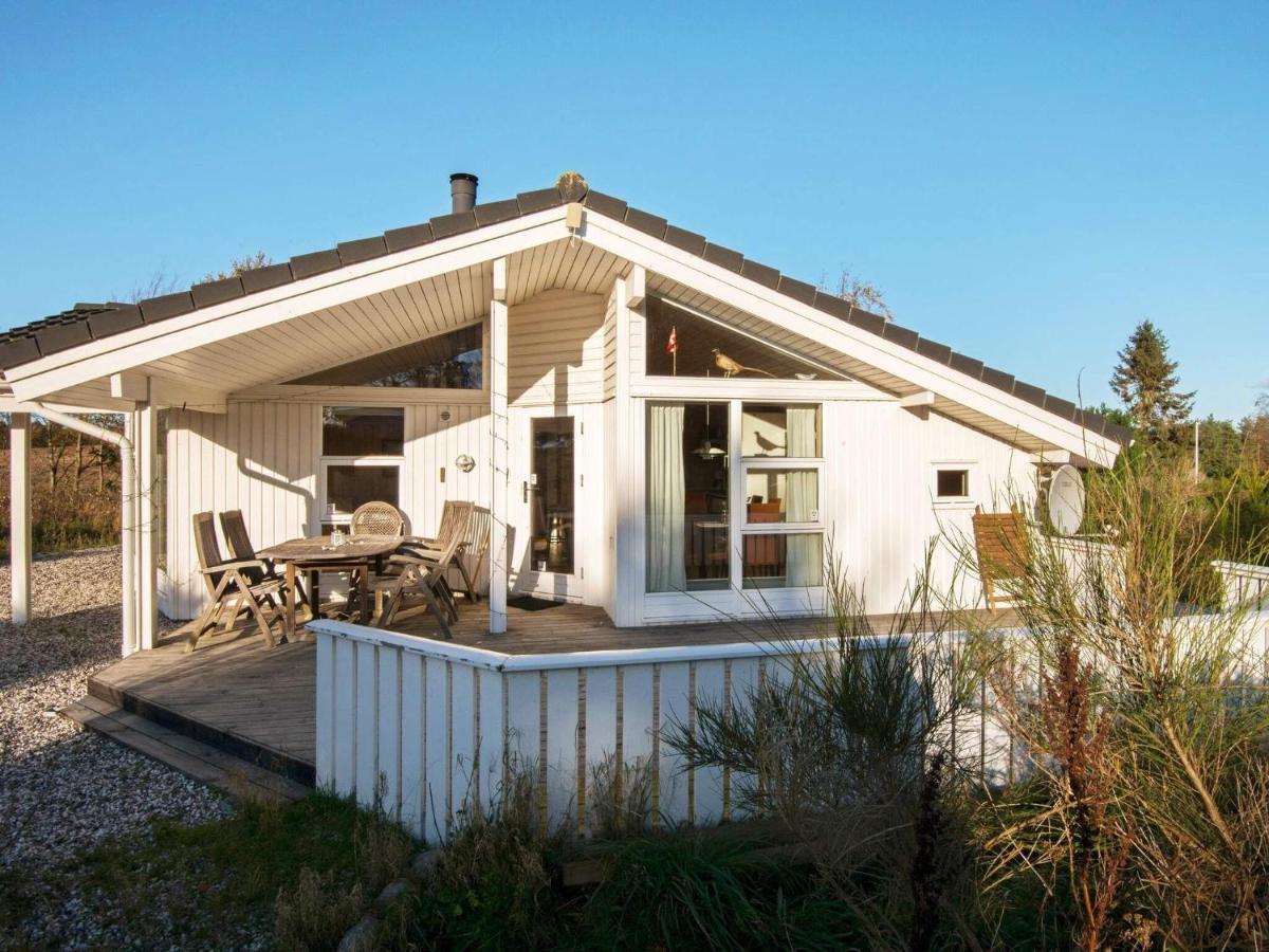 6 Person Holiday Home In Knebel Ёрбю Экстерьер фото